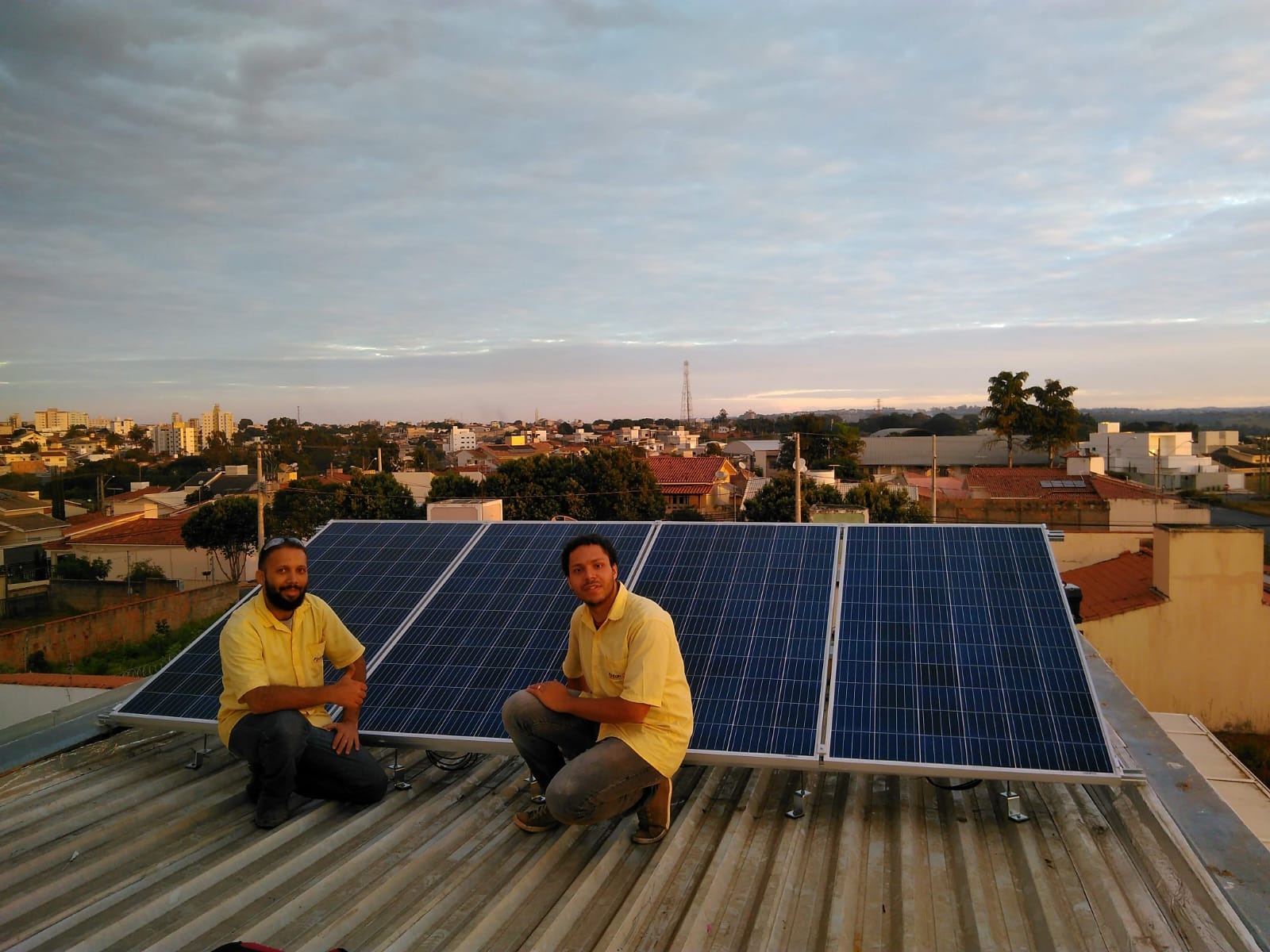 Serviço fotovoltaico Fóton Services